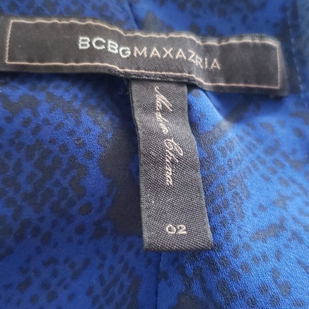 BCBGMAXAZRIA Vance V-Neck Blue Floral Romper - Picture 5 of 8